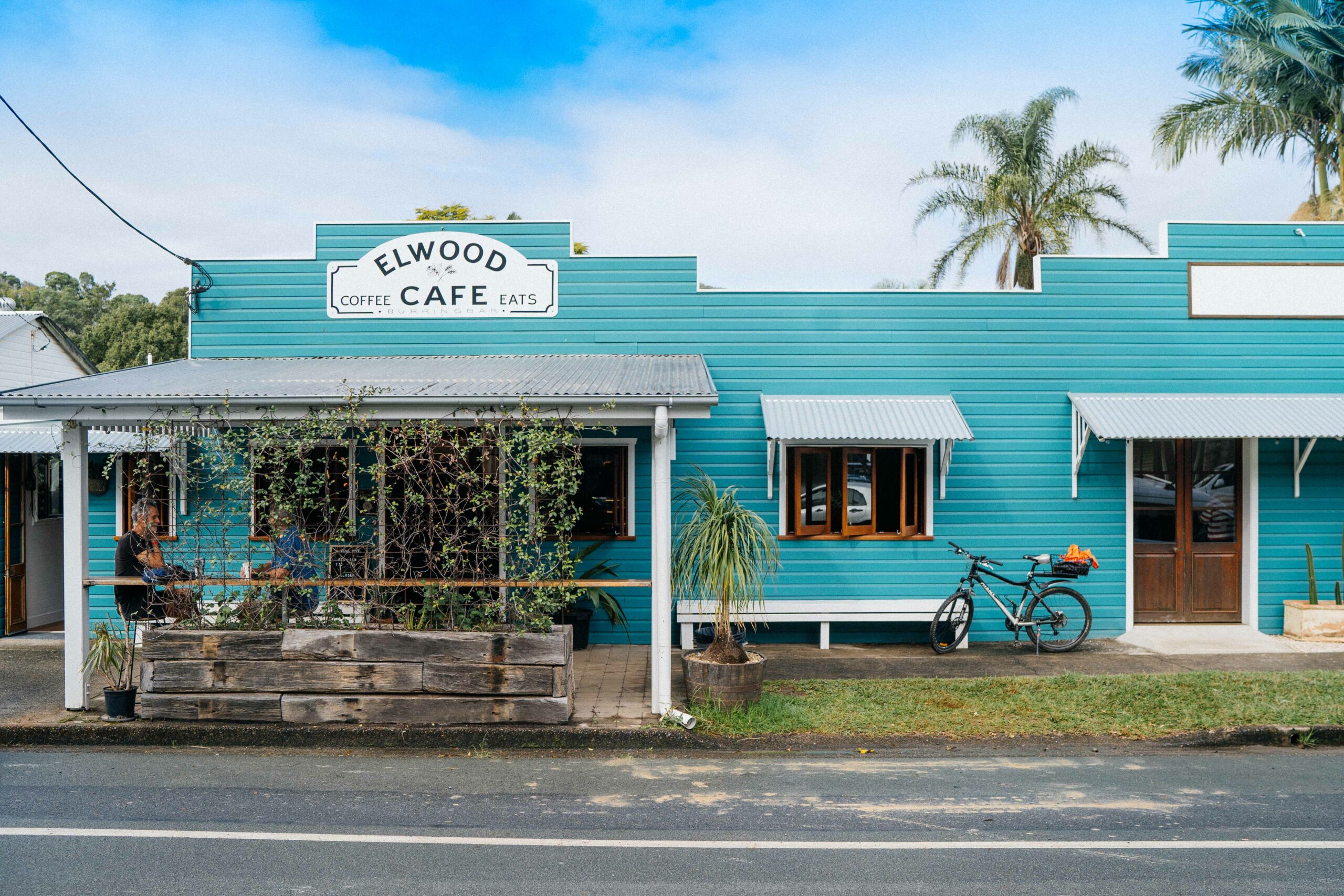 Elwood cafe shopfront in burringbar